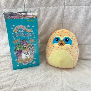 ****BUZZ THE SLOTH MYSTERY SQUISHMALLOW****